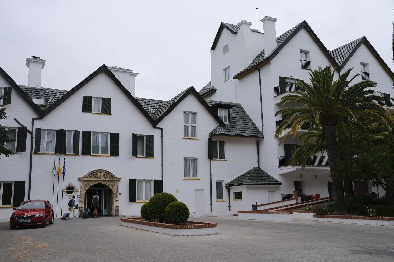 Entrada principal del hotel Catalonia Reina Victoria