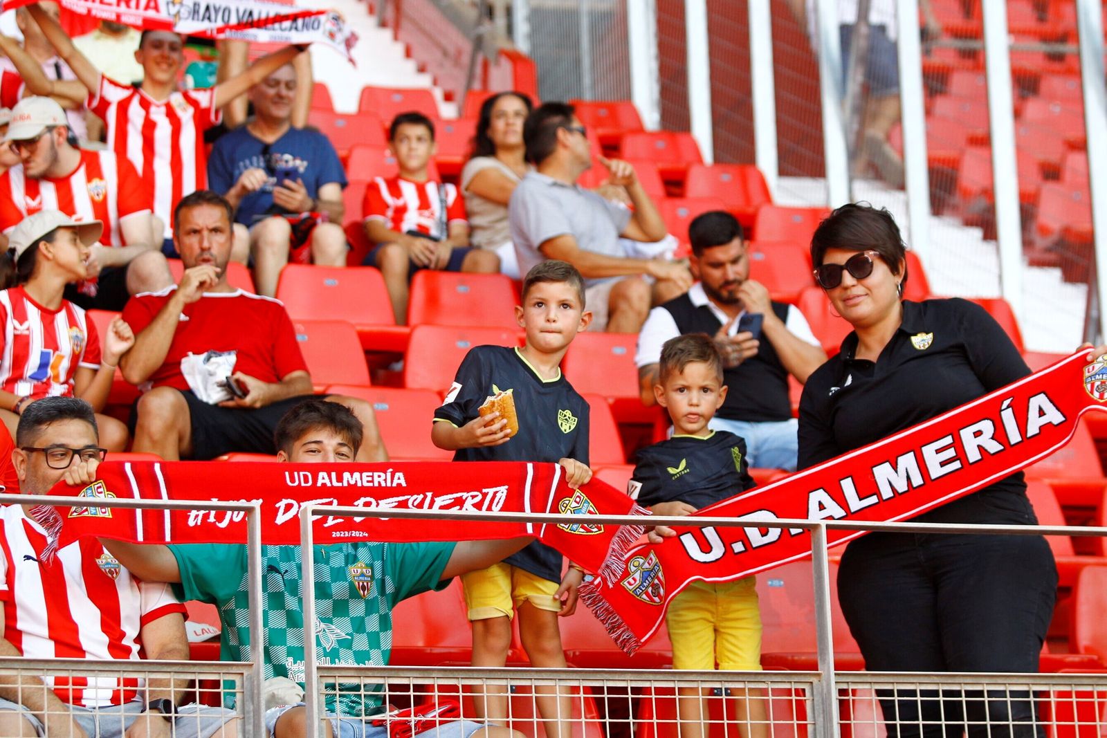 Aficionados rojiblancos en el Power Horse