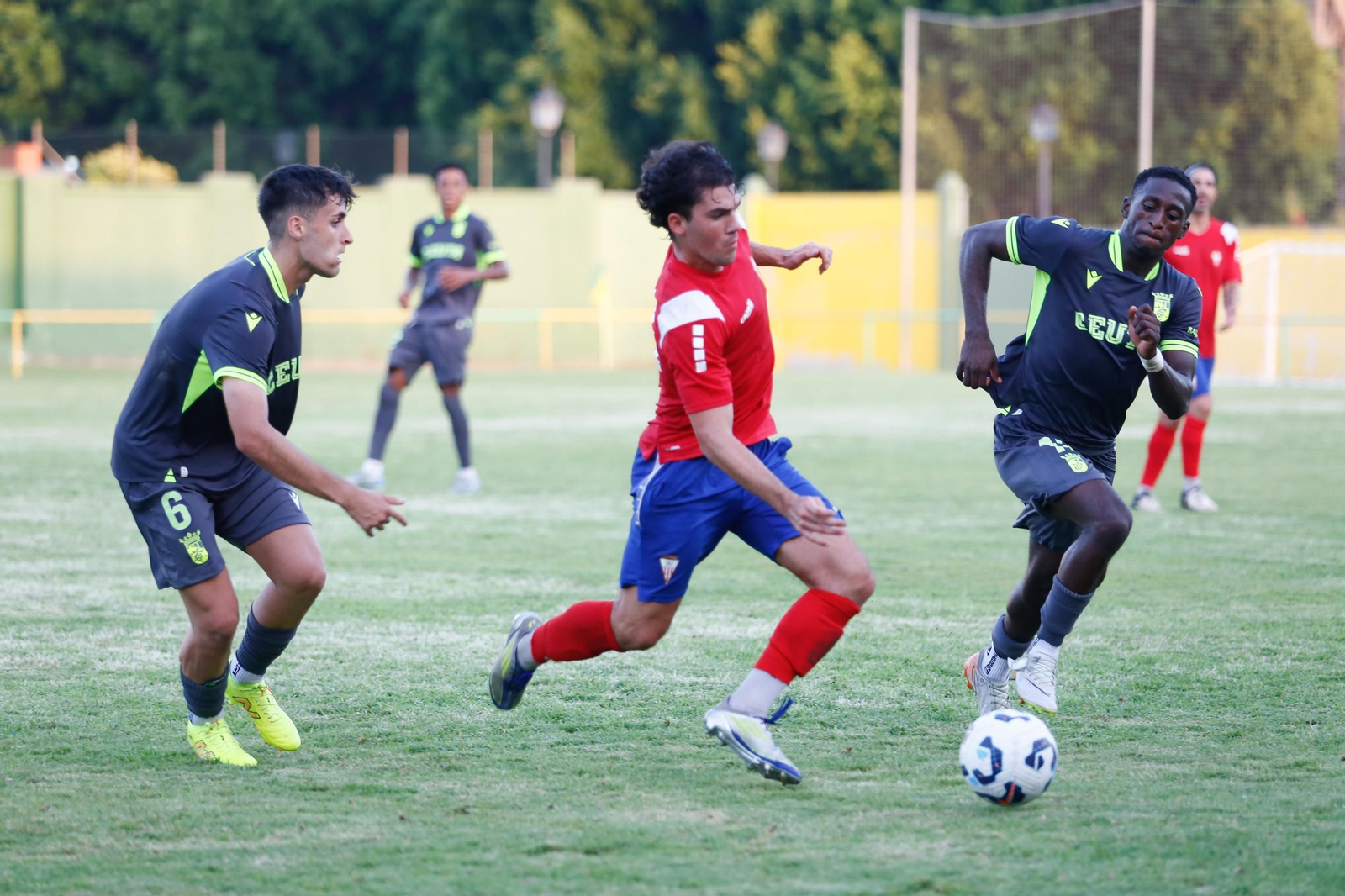 Las fotos del triangular en el estadio Carlos Piña de Los Barrios con el Algeciras CF y el Ceuta B