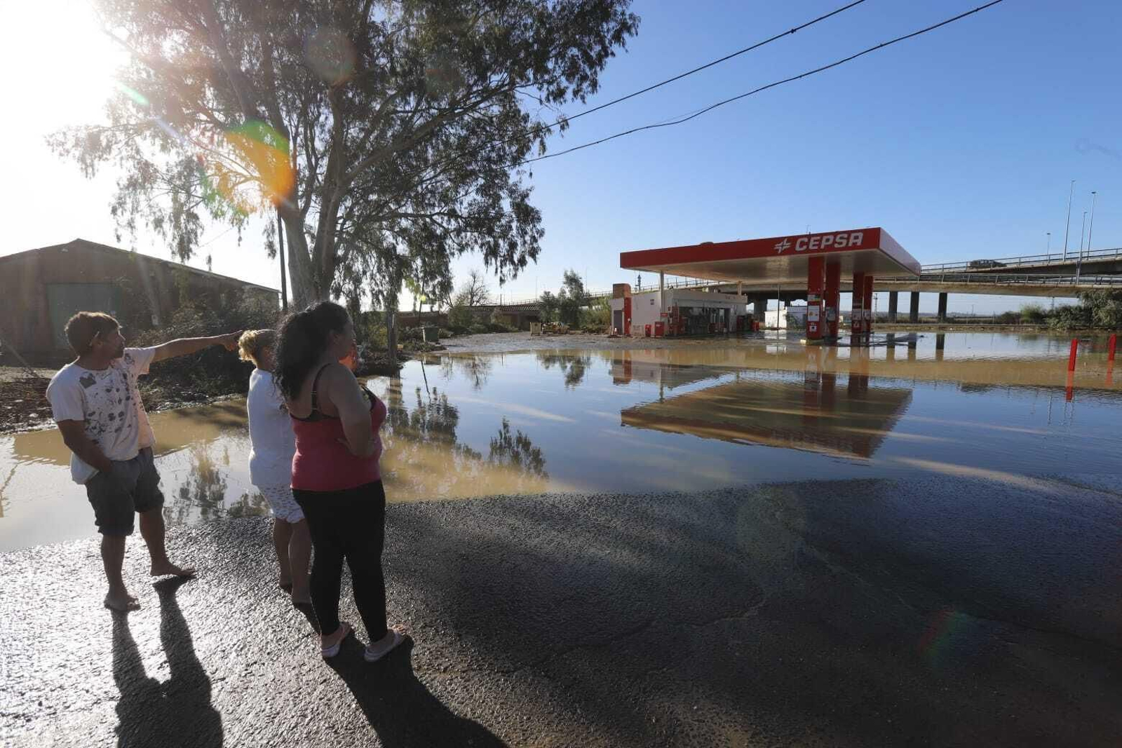 Las imágenes de las grandes inundaciones en Los Palmares entre San Juan y Trigueros