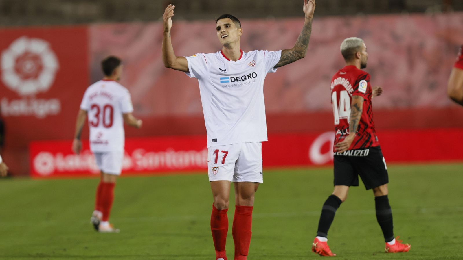 Lamela, el falso delantero, se lamenta en una acción del partido.