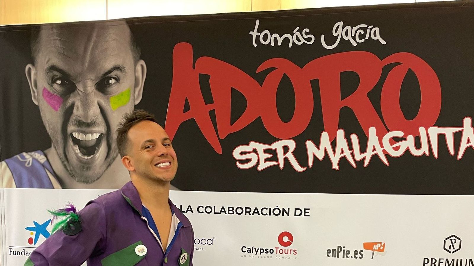 Tomas Garcís posando en un photocall