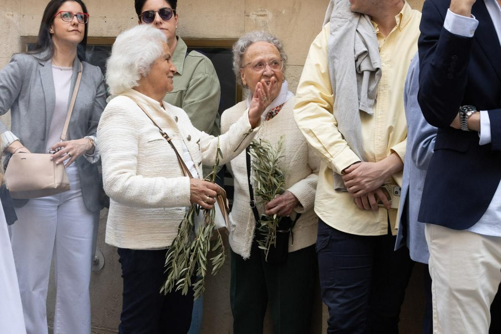 Los jiennenses se echan a la calle para presenciar la primera de las procesiones de la jornada: la Borriquilla (II)