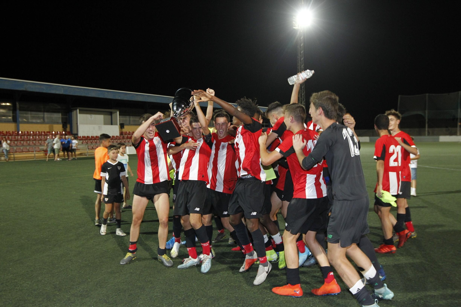 Las imágenes del VII Trofeo de Feria de Fútbol Juvenil 'I Memorial Juan Oncala'