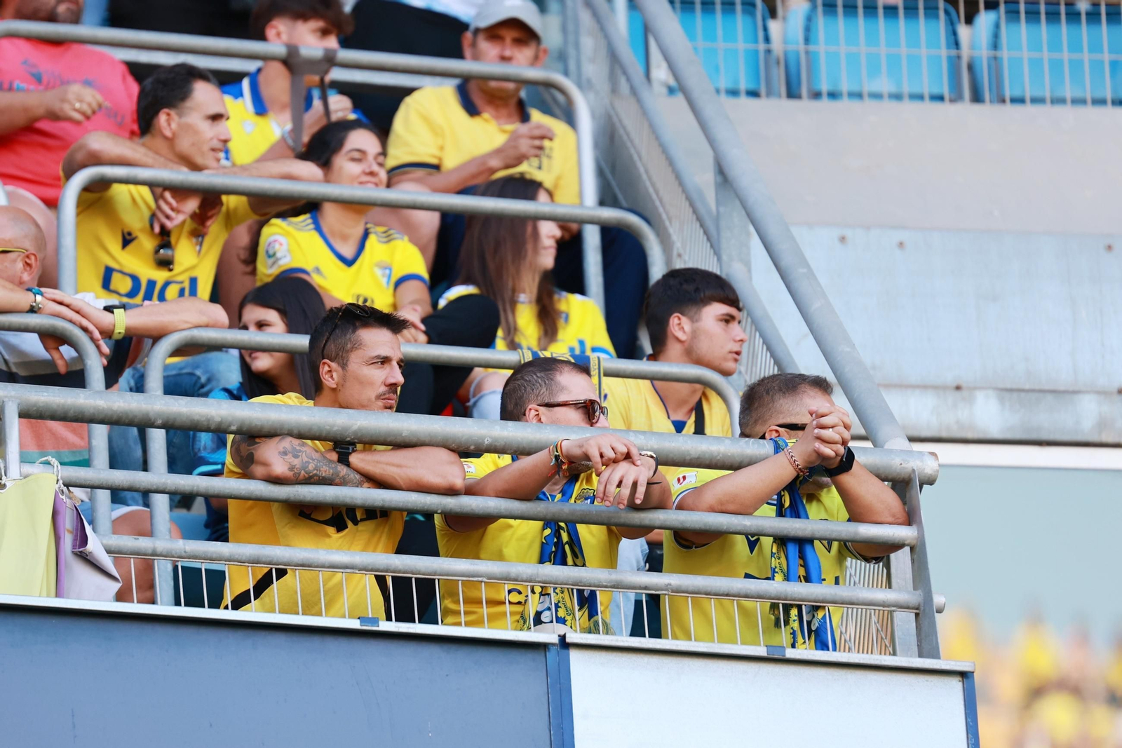 Búscate entre las fotos del partido de fútbol Cádiz CF - CD Eldense