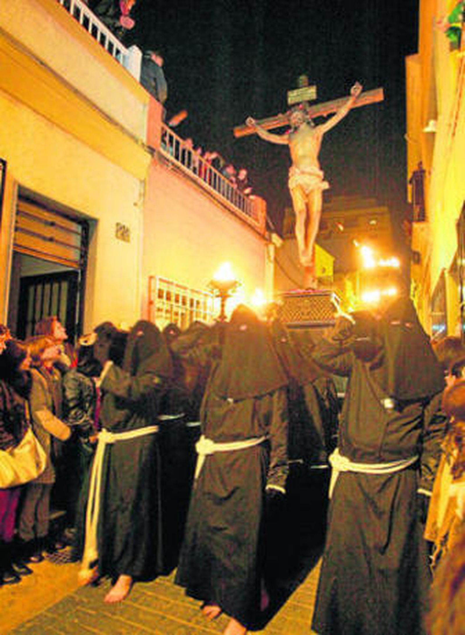 Santo Cristo del Perdón portado por el grupo de horquilleros.