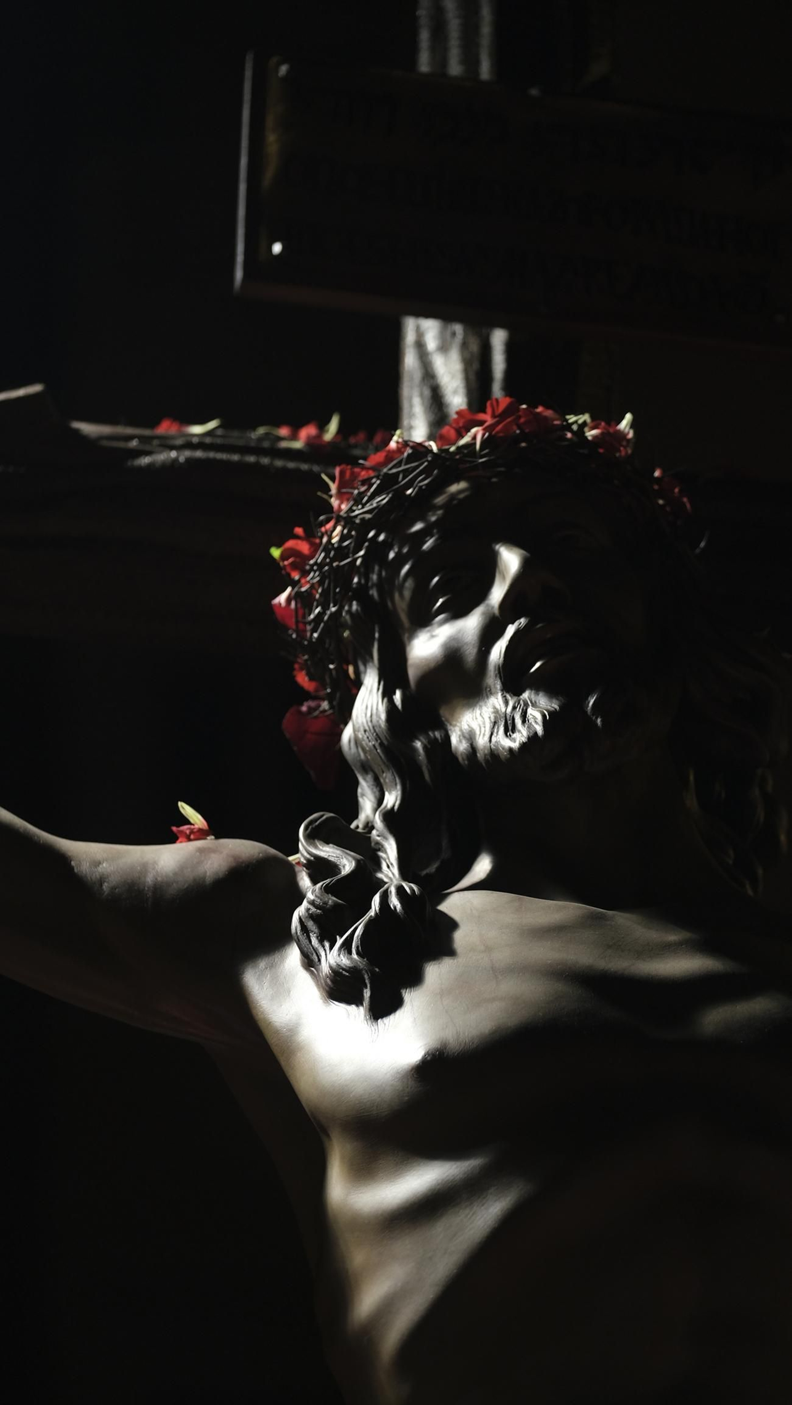 Procesión del Perdón en Almería, en imágenes