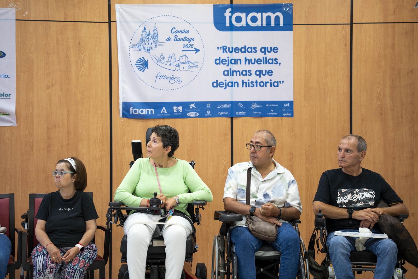 Las imágenes del acto de iniciación del Camino de Santiago de FAAM en Almería