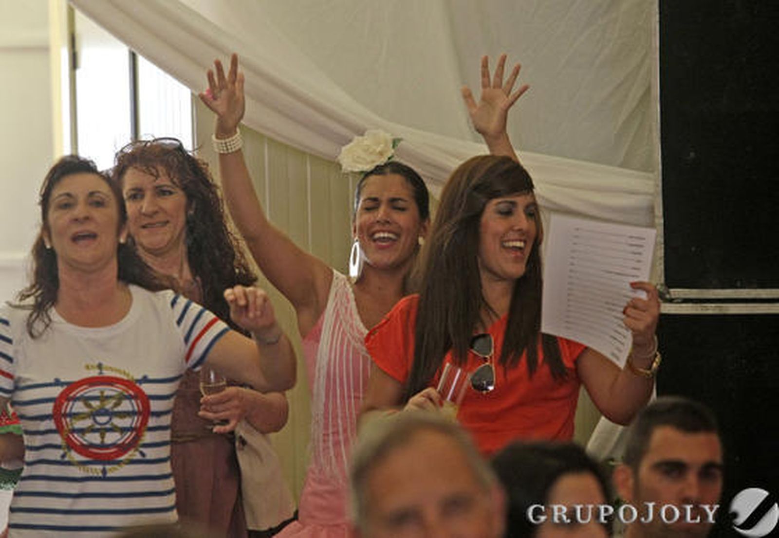 Nada como un buen plato de jamón y una copita manzanilla para refrescar la jornada de feria.

Foto: Erasmo Fenoy
