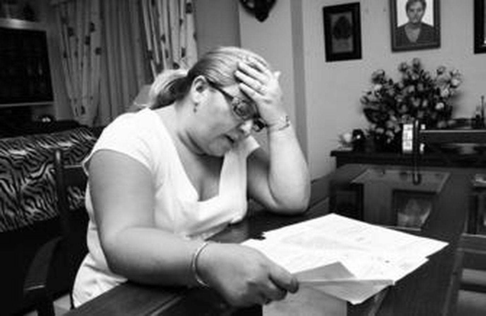 Ana Albarrán, madre de una de las víctimas del derrumbe del muro del Bazar España, fotografiada ayer en su domicilio.