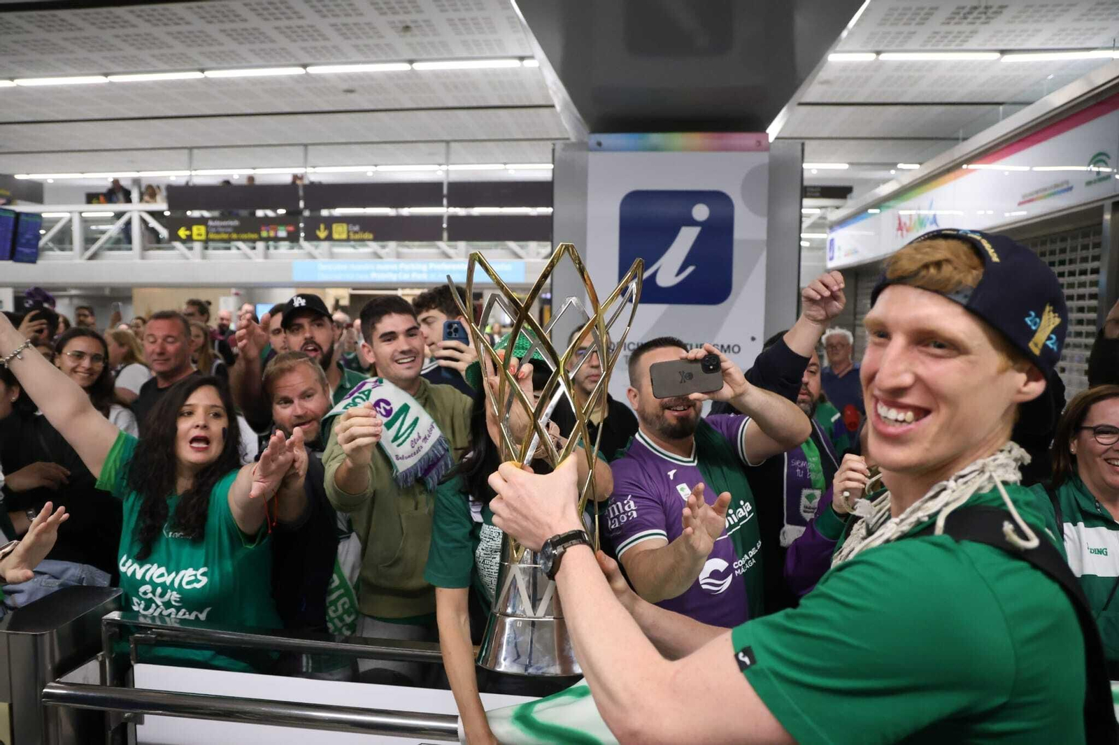 La llegada de los héroes de Belgrado, en imágenes