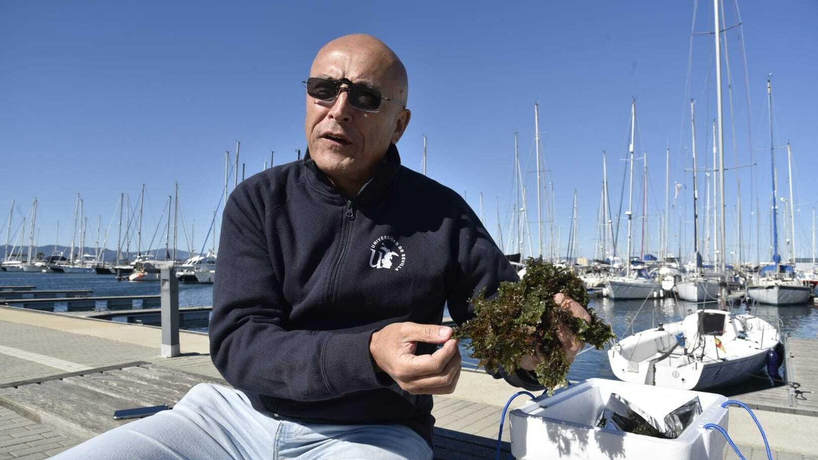 José Carlos García en el puerto deportivo de Alcaidesa Marina, en La Línea, su ciudad natal.