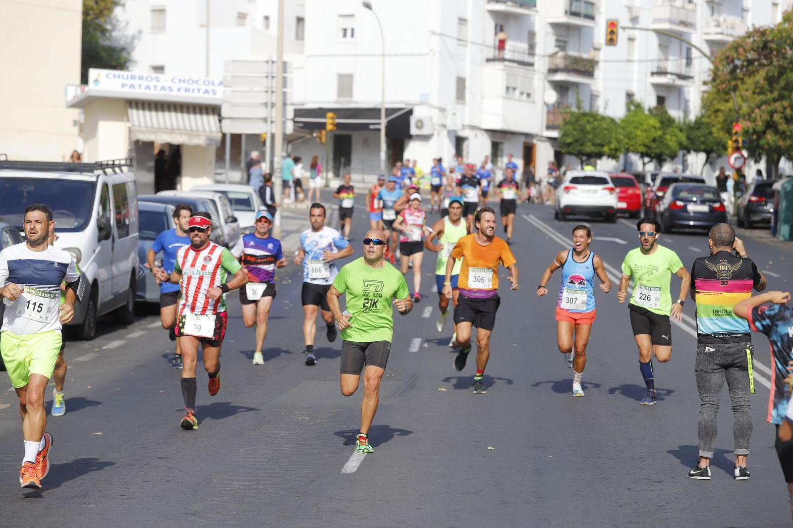 Las imágenes de la vuelta a Huelva de atletismo