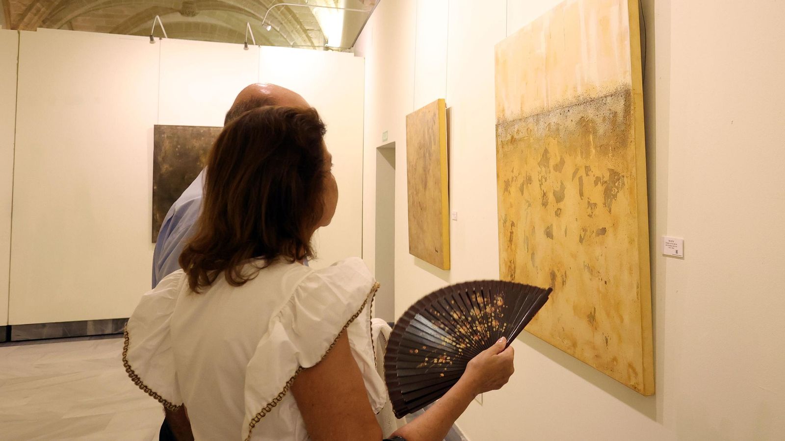 Imágenes de la exposición ‘Cádiz, viento, mar y vino’ de la artista Mariola Naranjo en los Claustros de Santo Domingo de Jerez