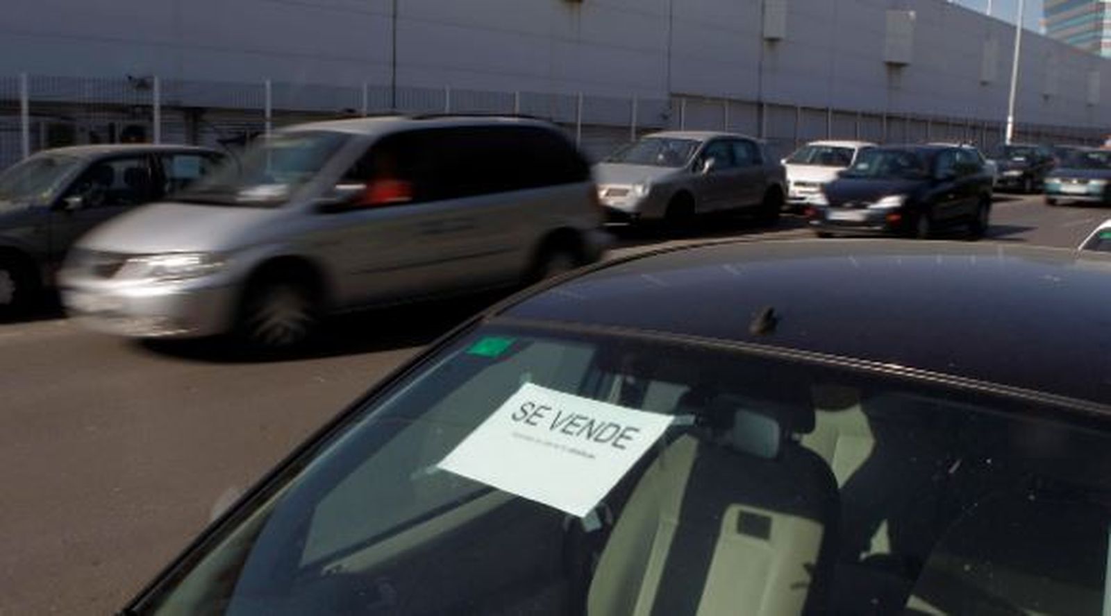 Venta de coches en una imagen de archivo.