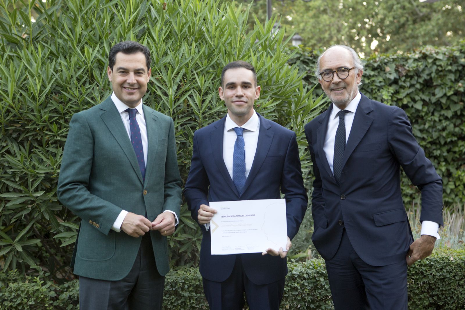 Las imágenes de la entrega de la Beca Manuel Olivencia