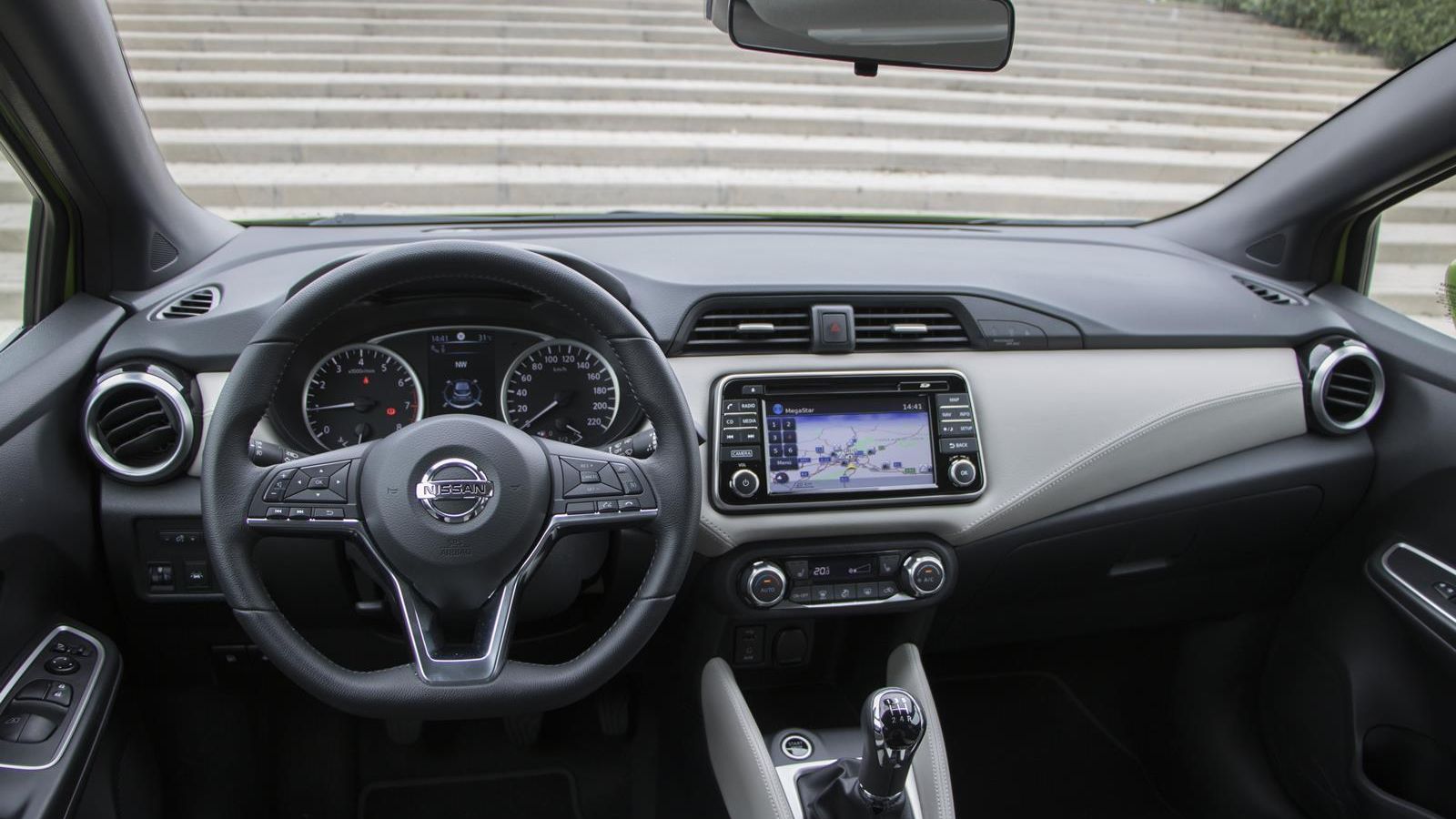 Del interior sobresale la pantalla de 7 pulgadas para los acabados más altos.