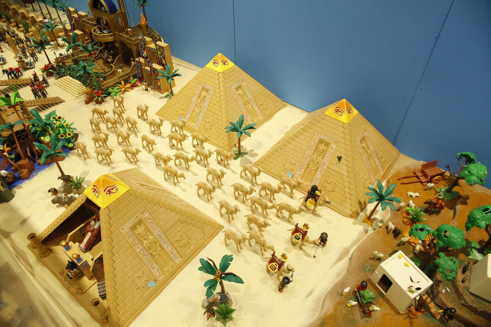 Imágenes del belén de figuras de playmobil de Granada