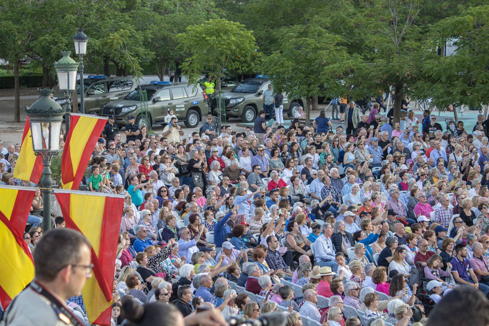 Las bandas de música se lucen antes del Día de las Fuerzas Armadas en Granada