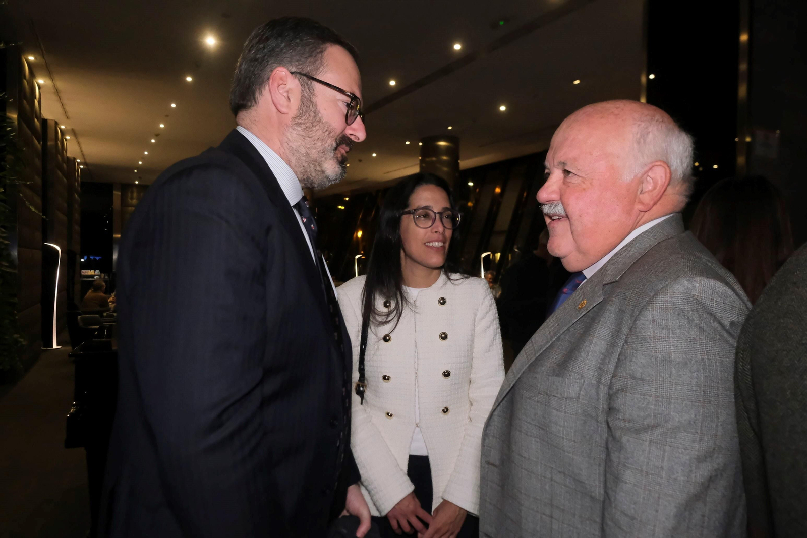 El foro Economía y Sociedad de Asfaco con el alcalde de Córdoba, en imágenes