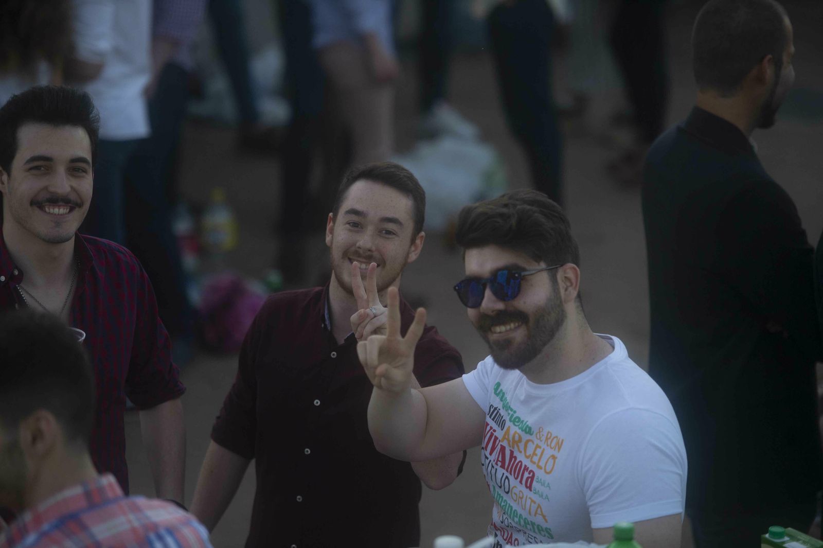 El botellón y la calle del Infierno de la Feria, en imágenes