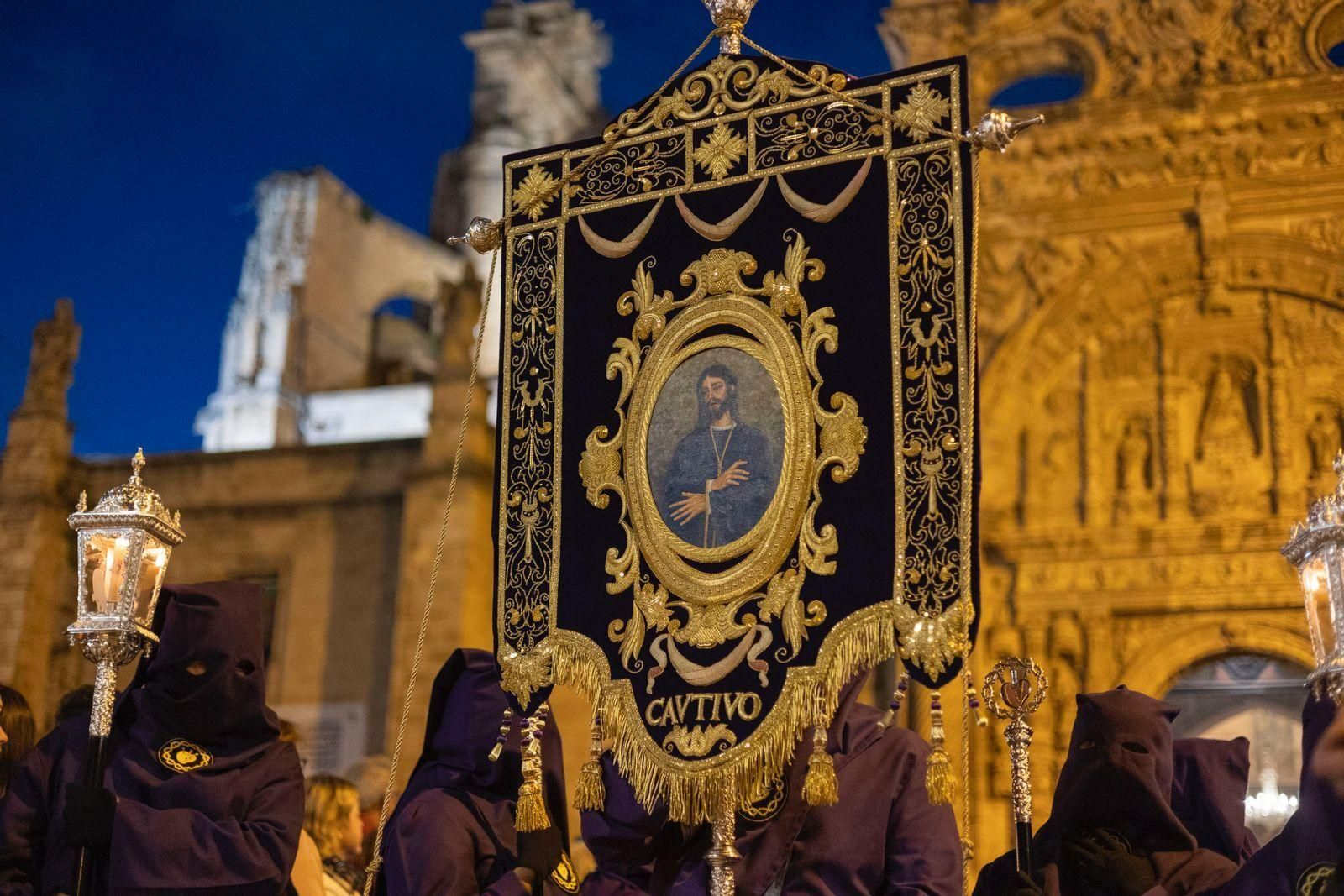 Las imágenes de la Semana Santa 2024 en El Puerto: Dolor y Sacrificio