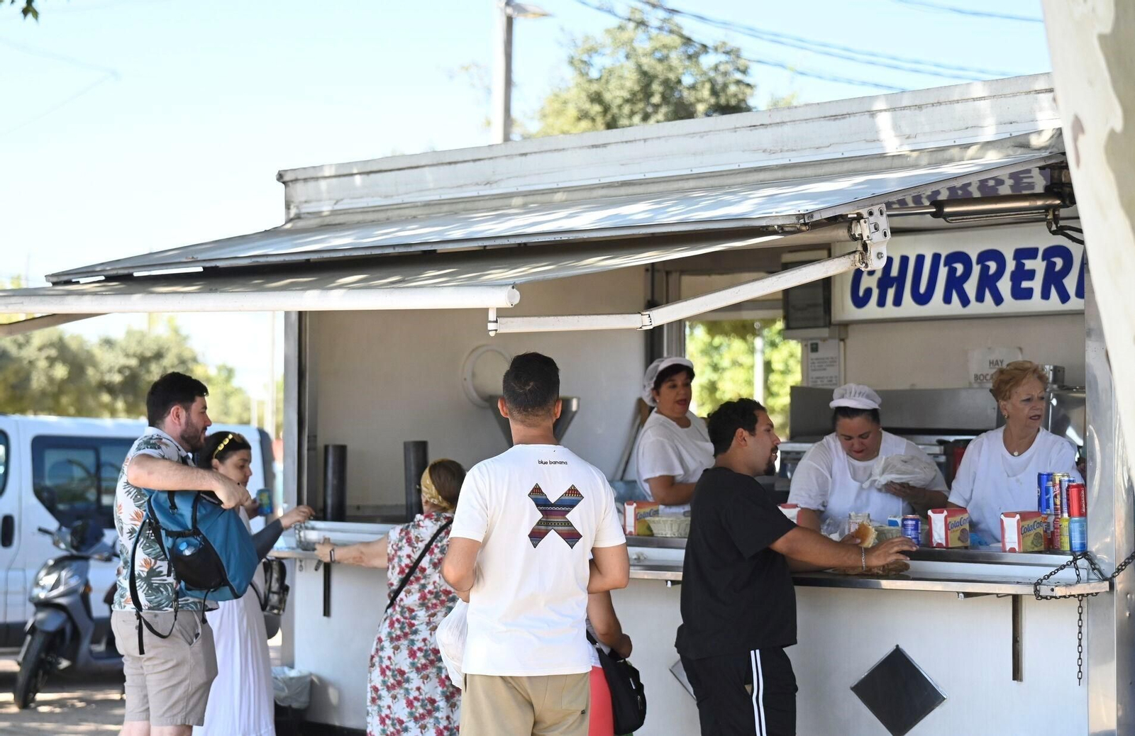 Un domingo de verano en el mercadillo de El Arenal de Córdoba