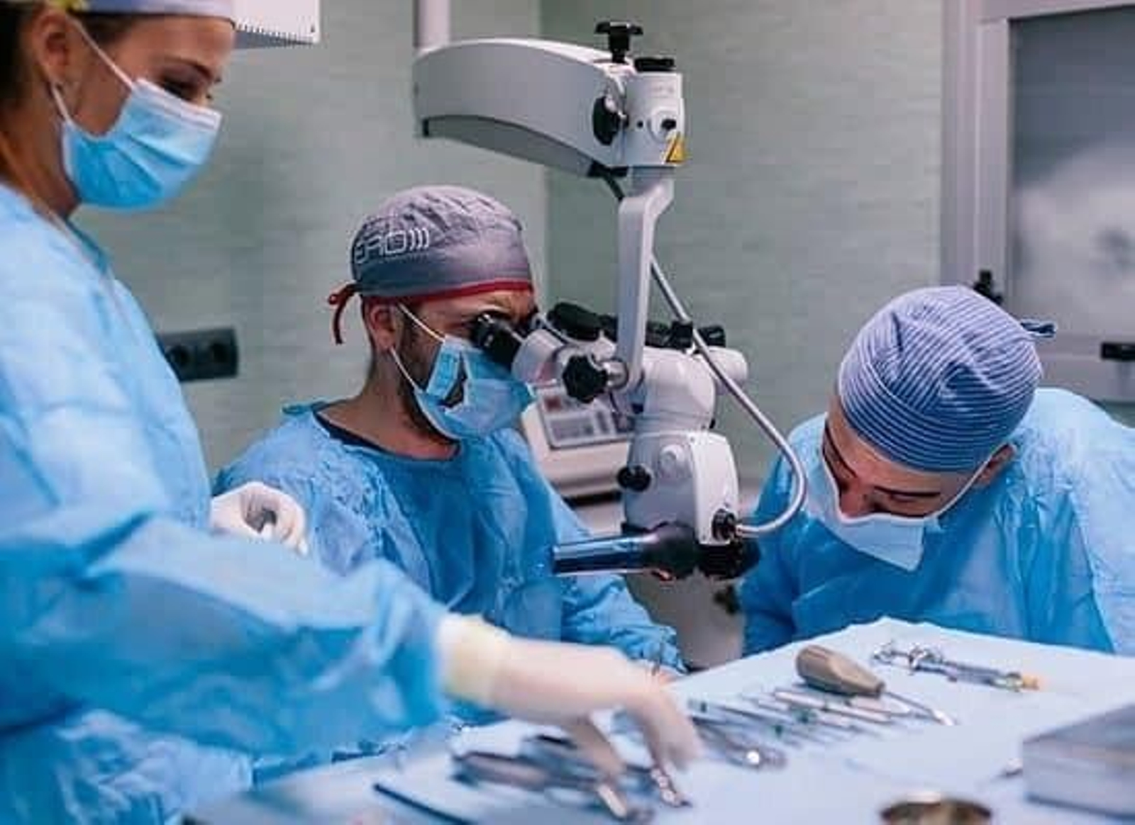 Especialistas implantes dentales Sevilla