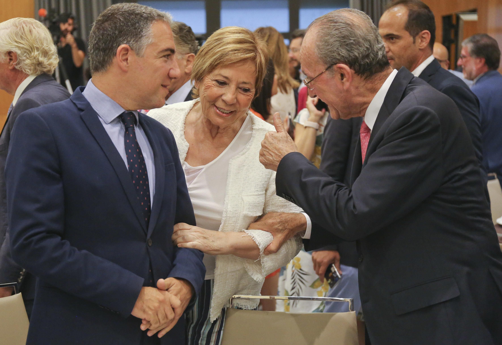 Las imágenes del Foro Joly con Elías Bendodo