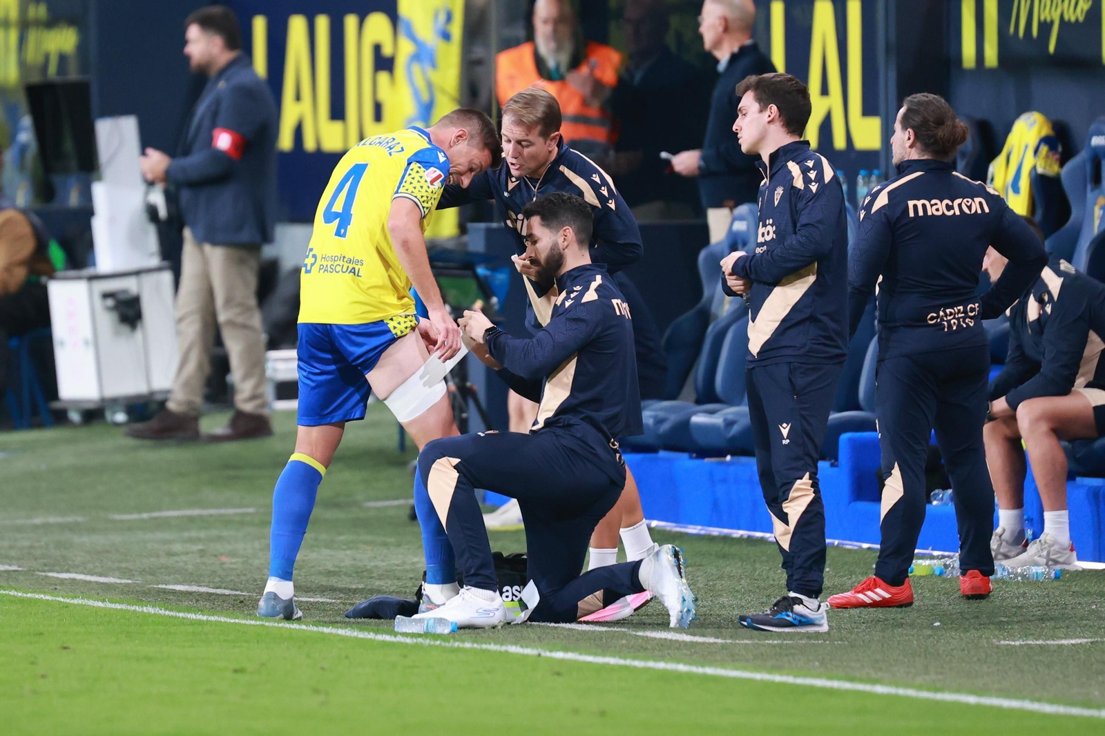 Búscate entre las imágenes del partido de fútbol entre Cádiz CF y Deportivo