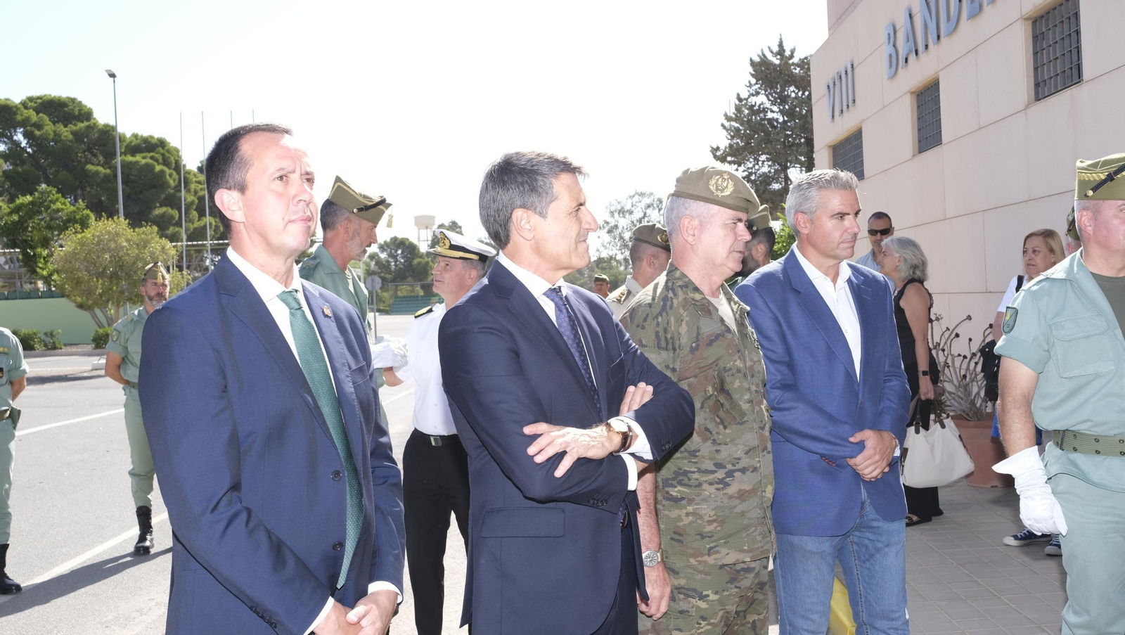 La Ministra de Defensa, Margarita Robles, visita la Base de La Legión en Viator, en imágenes