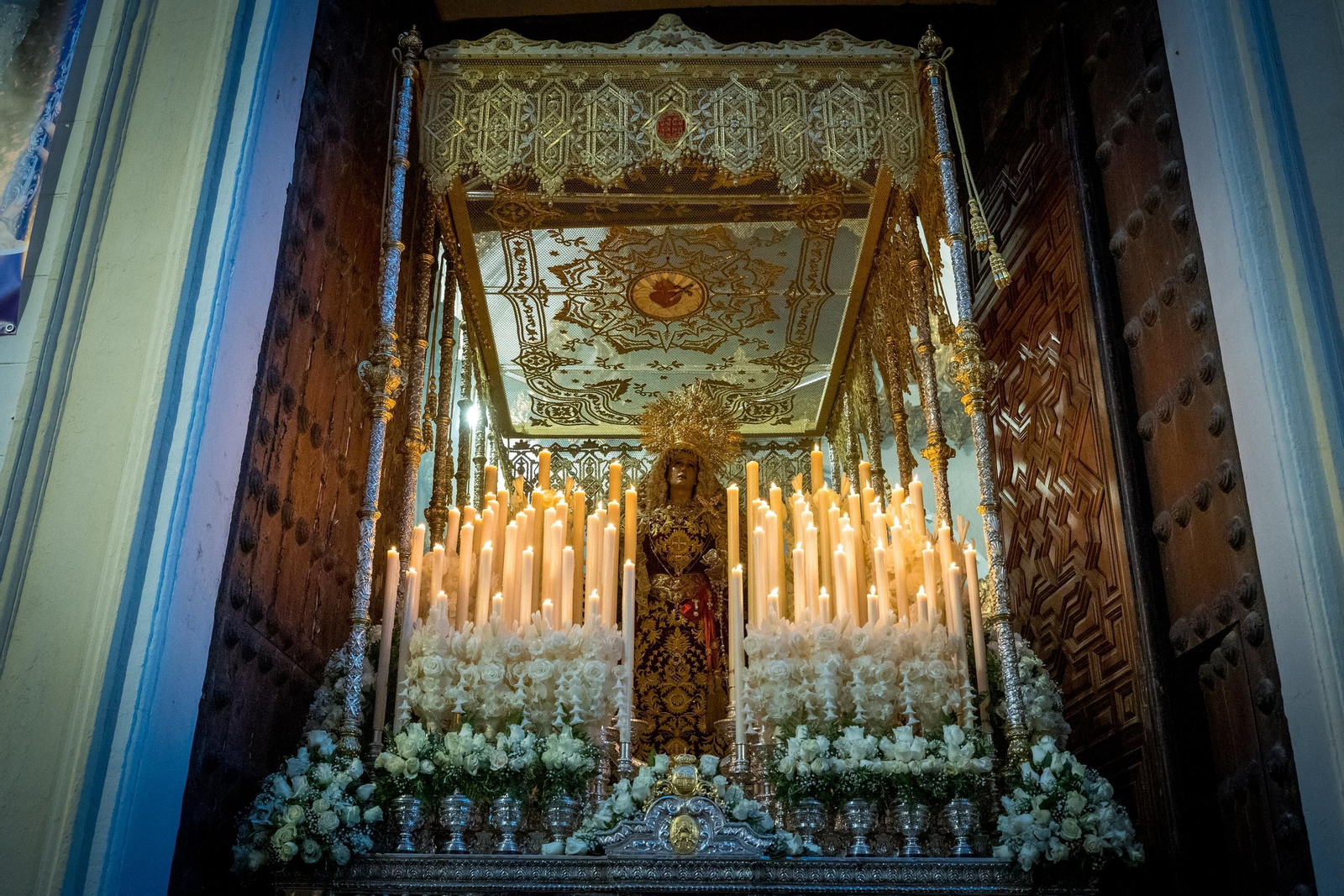 Imágenes de la salida del Nazareno en la Semana Santa de Cádiz 2025