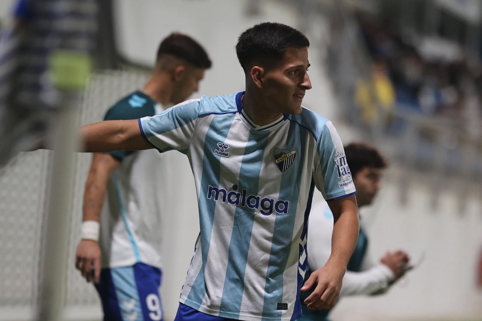 El Atlético Malagueño se estrena ante el UCAM Murcia (1-0)