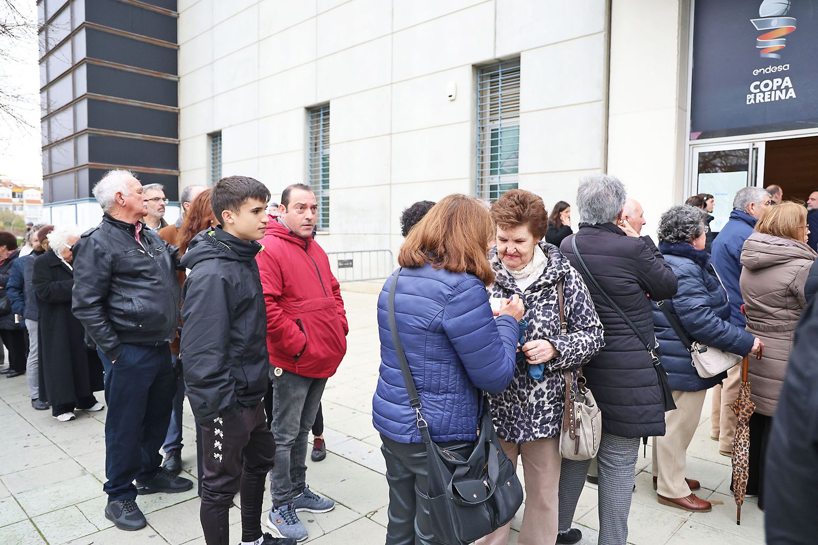 Fotografías del ambiente previo a la Misa funeral por las víctimas del accidente ferroviario