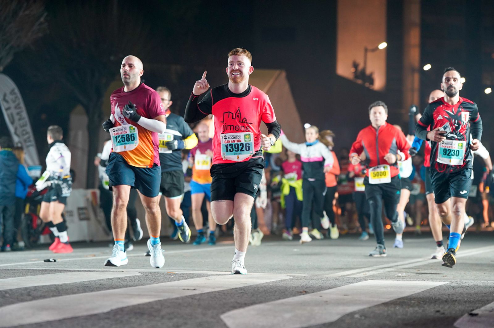 En imágenes: búscate en tu llegada a meta de la Carrera de San Antón 2026 (13)