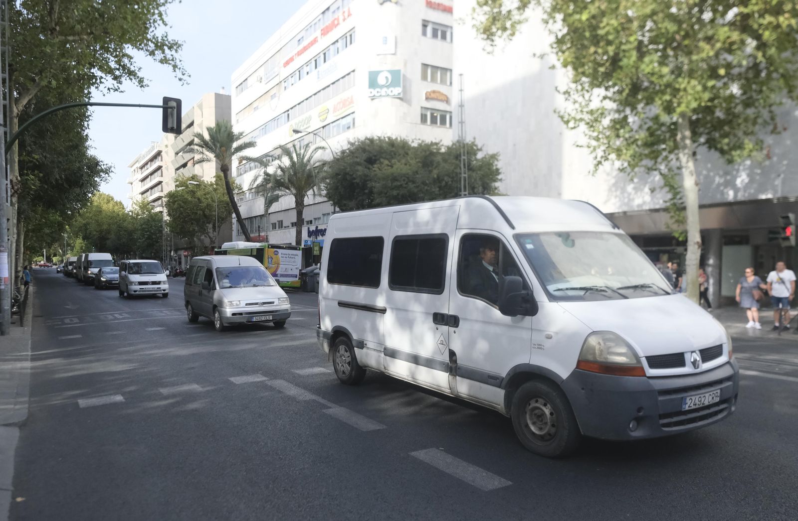 Las protestas del comercio ambulante colapsan el centro de Córdoba, en imágenes