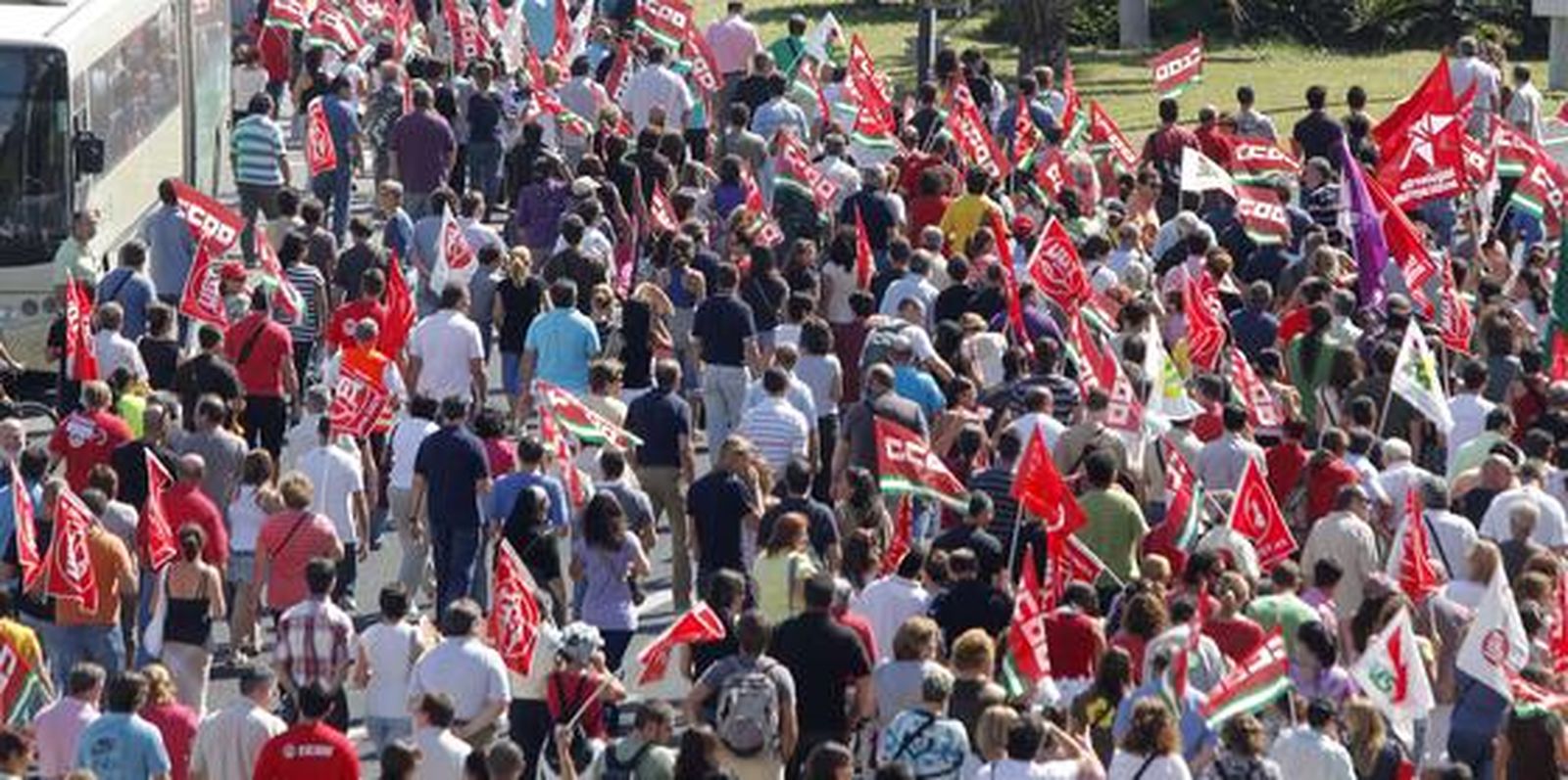 Los piquetes tomaron el centro de la capital desde primera hora de la mañana para impedir la apertura de comercios y empresas. /Jesús Marín