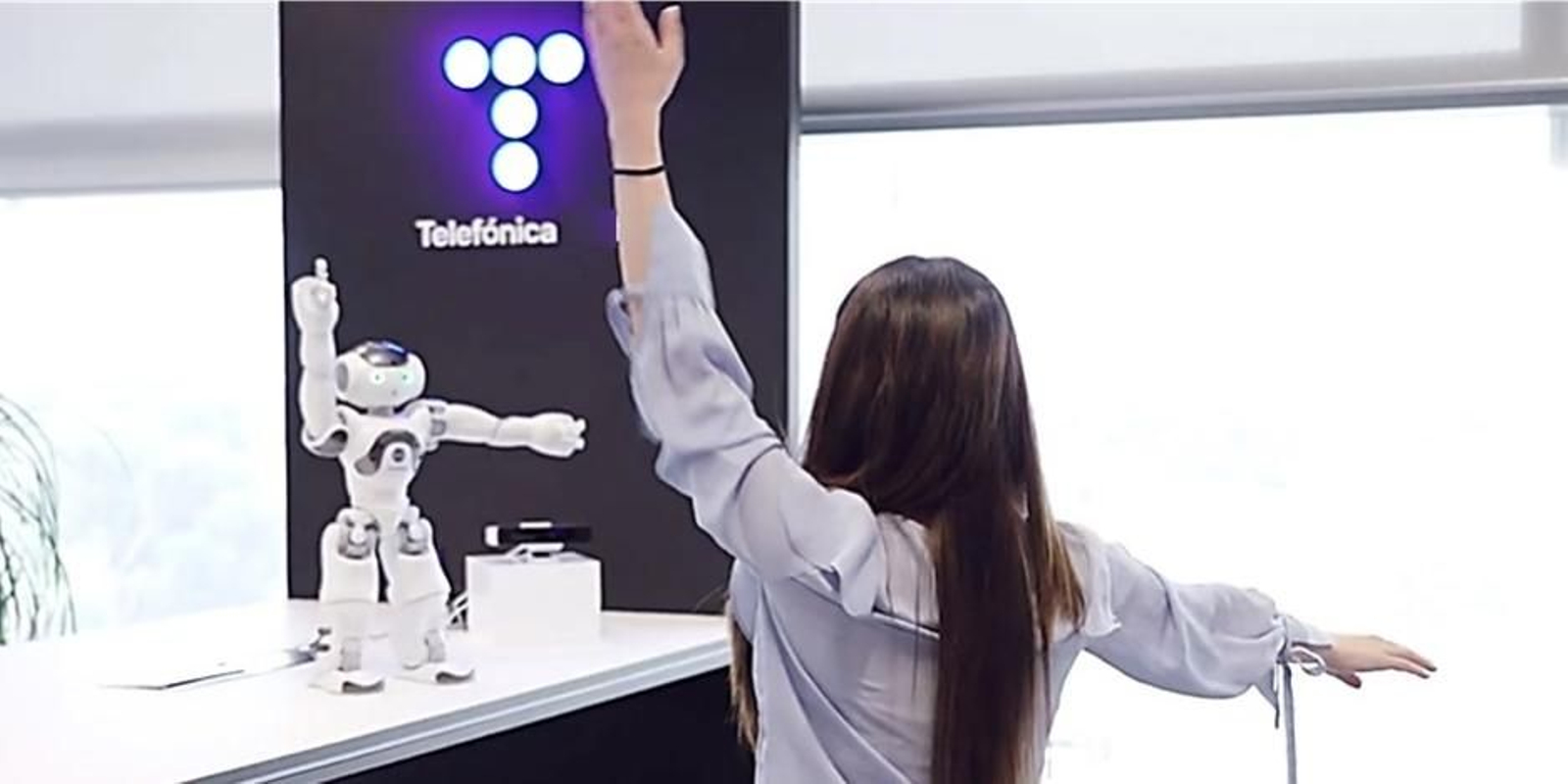 Robot Asistencial de Telefónica para la mejora de procesos de rehabilitación.