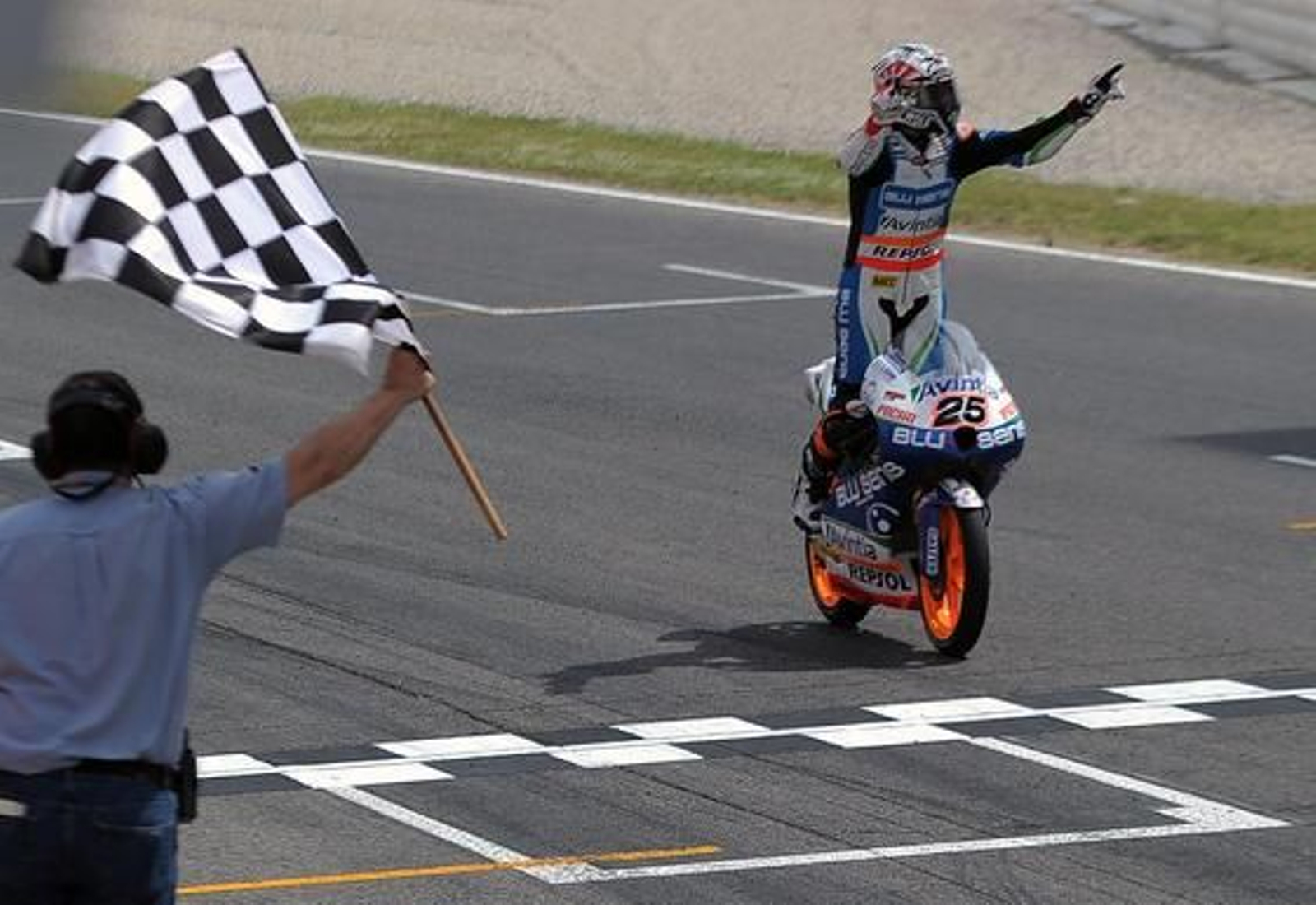 Las imágenes de la carrera de Moto3 del Gp de Cataluña.

Foto: AFP
