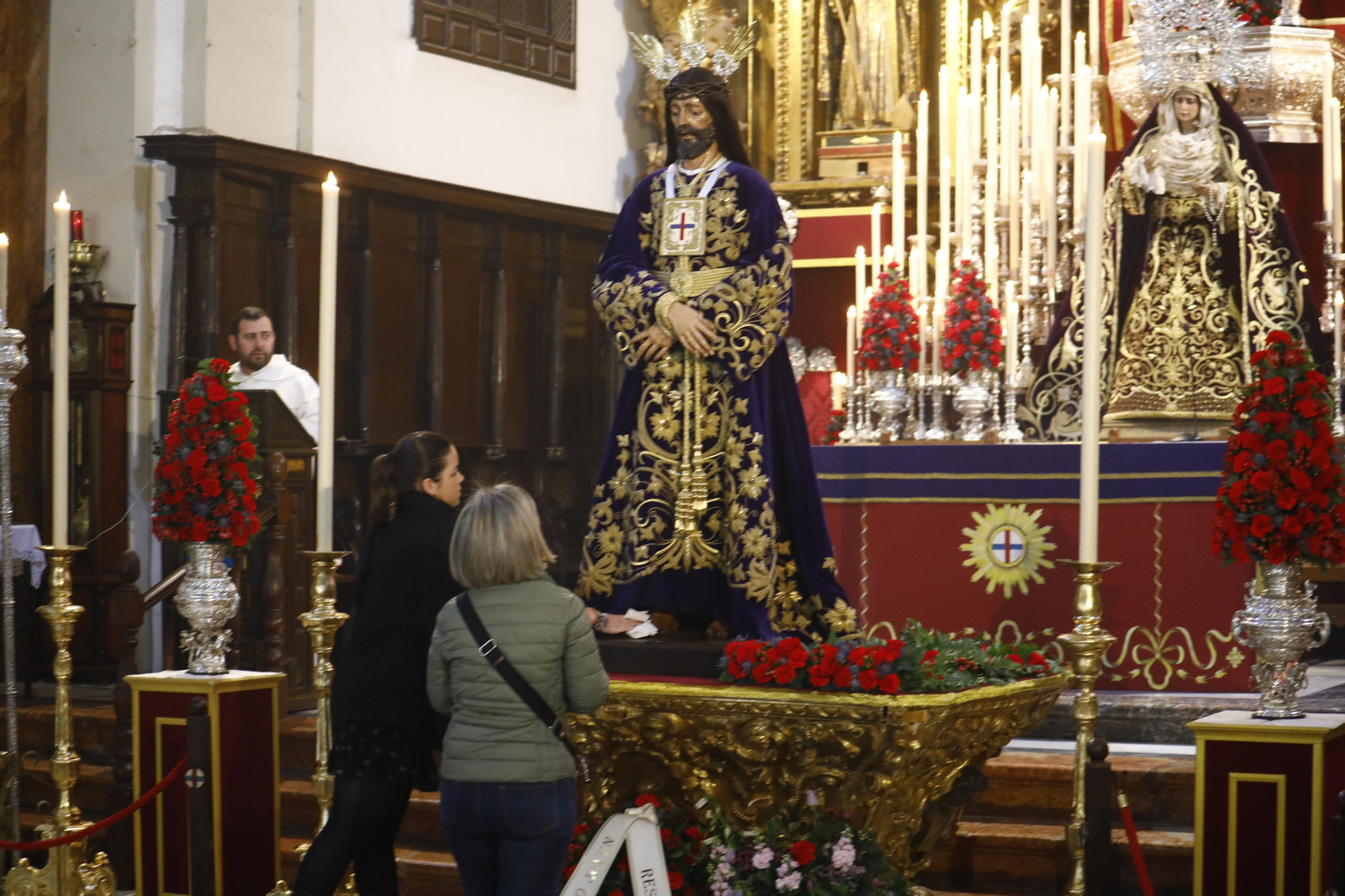 El solemne besapiés de Jesús Rescatado de Córdoba, en imágenes