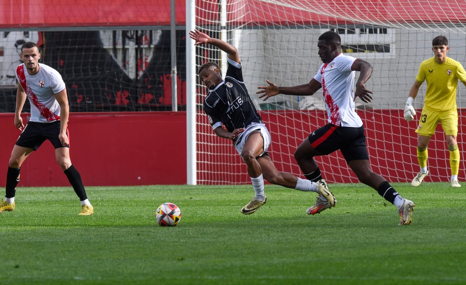 Las fotos del Sevilla Atlético-Balona de Segunda Federación (2-1)