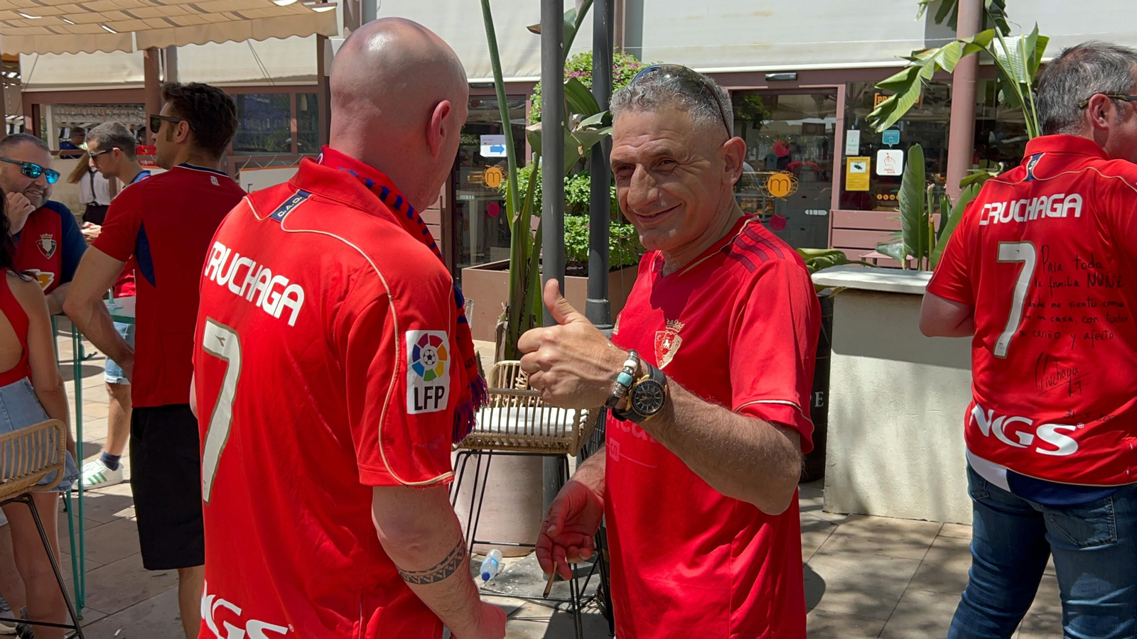 Búscate en la galería gráfica de las aficiones de Osasuna y Real Madrid en Sevilla