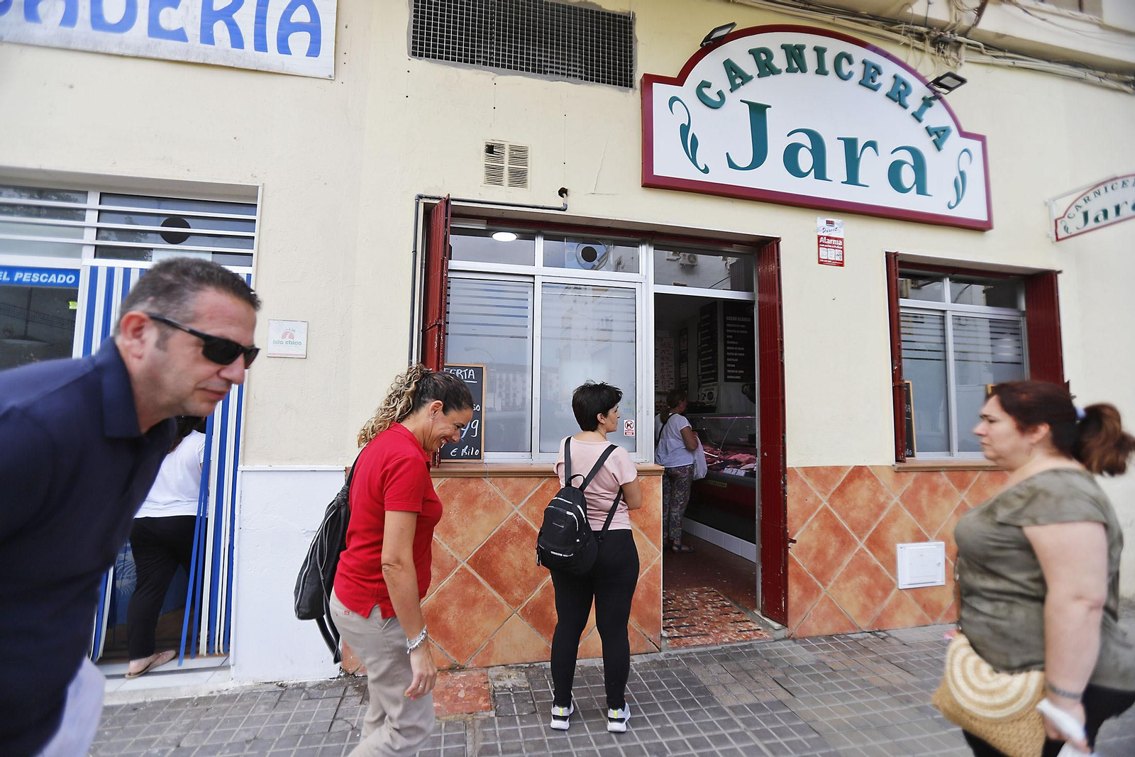 El comercio de cercanía se hace fuerte en los barrios de la ciudad de Huelva