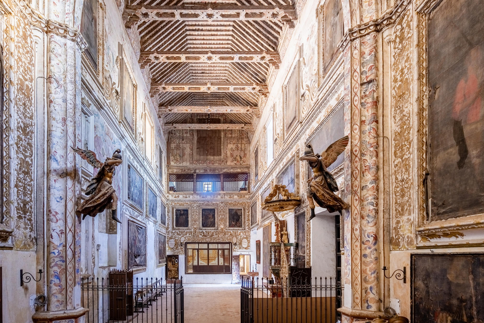 Interior de la iglesia