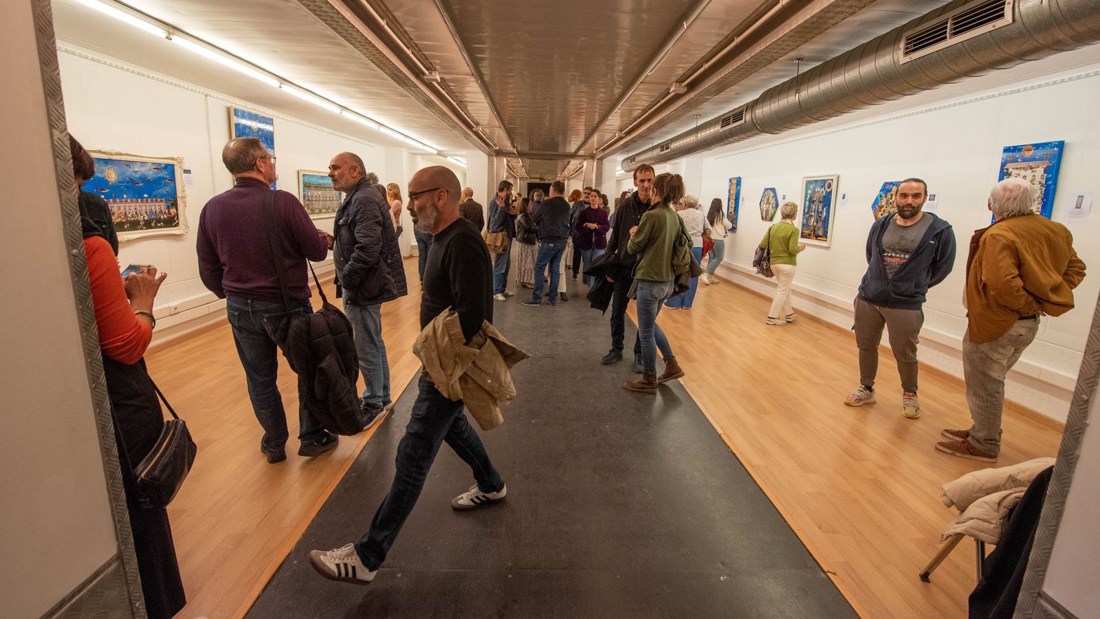 La inauguración de la exposición 'Arquitectura imposible' de Marga Guinea en Alcultura, en imágenes