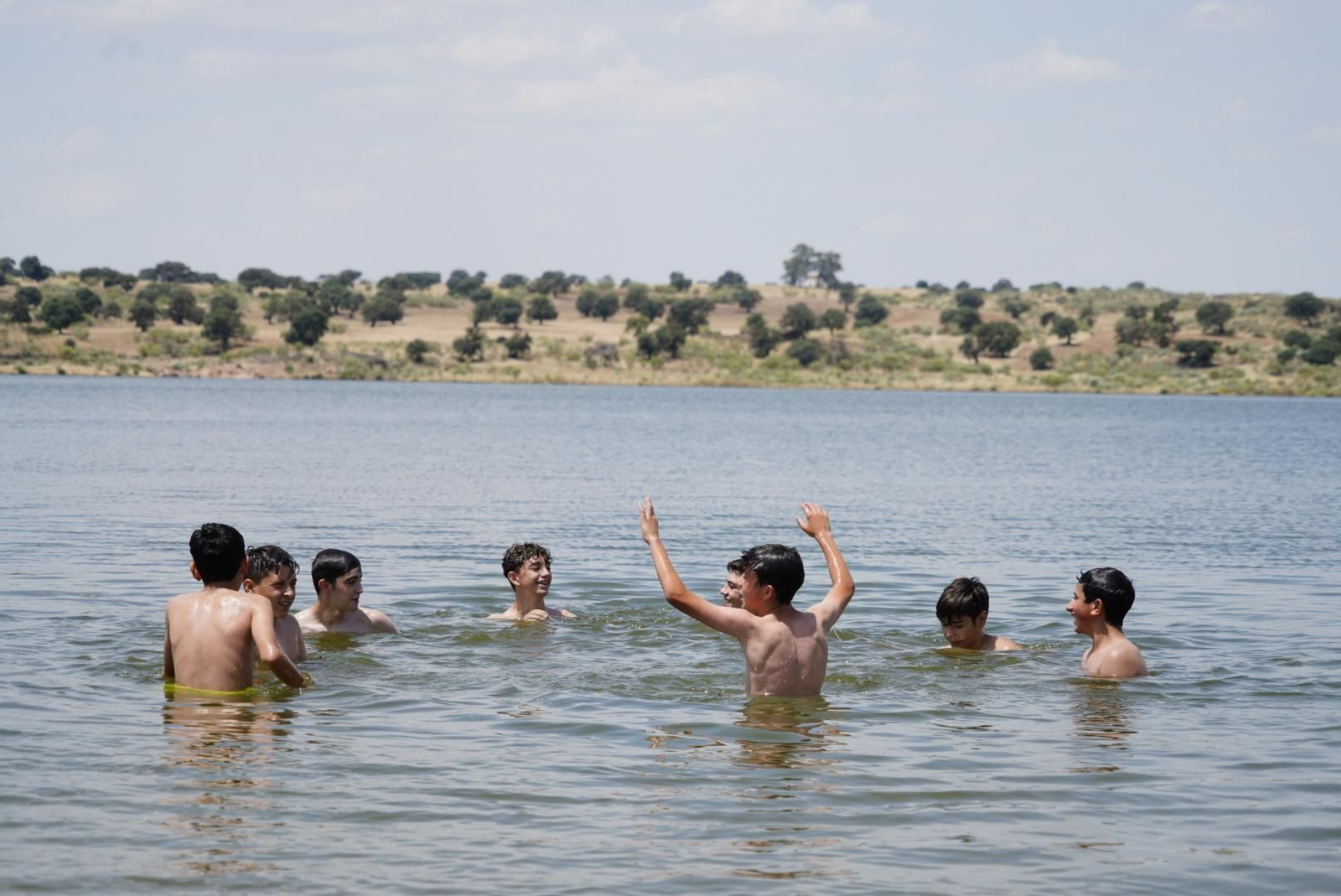 El inicio de la temporada de baño en la playa de La Colada, en fotografías