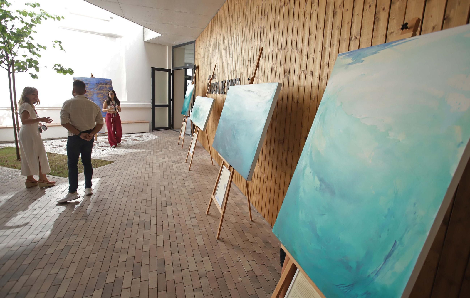 Fotos de la exposición 'Mar y poesía: una sinergia sensorial' en Algeciras