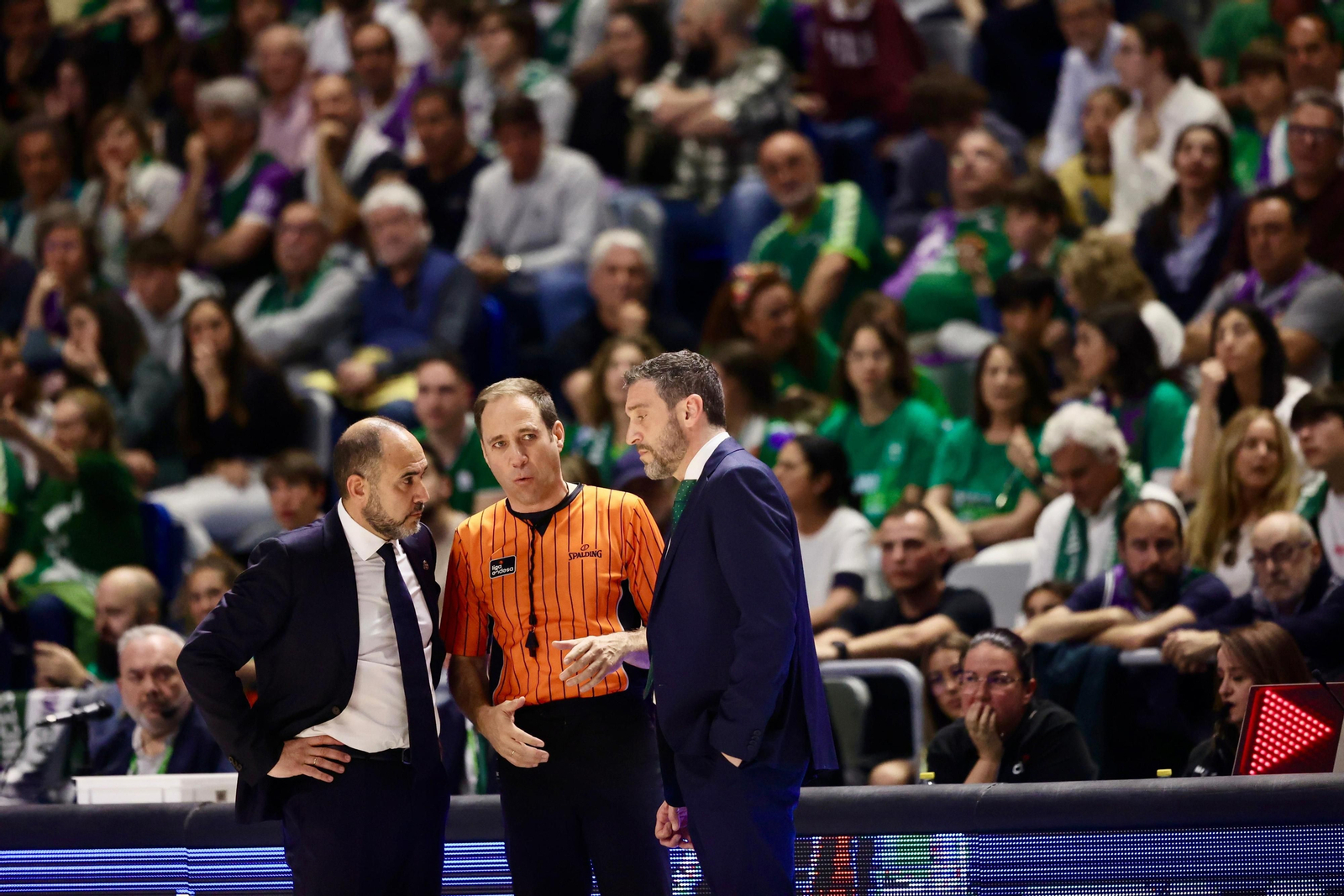 El Unicaja - Real Madrid, en fotos