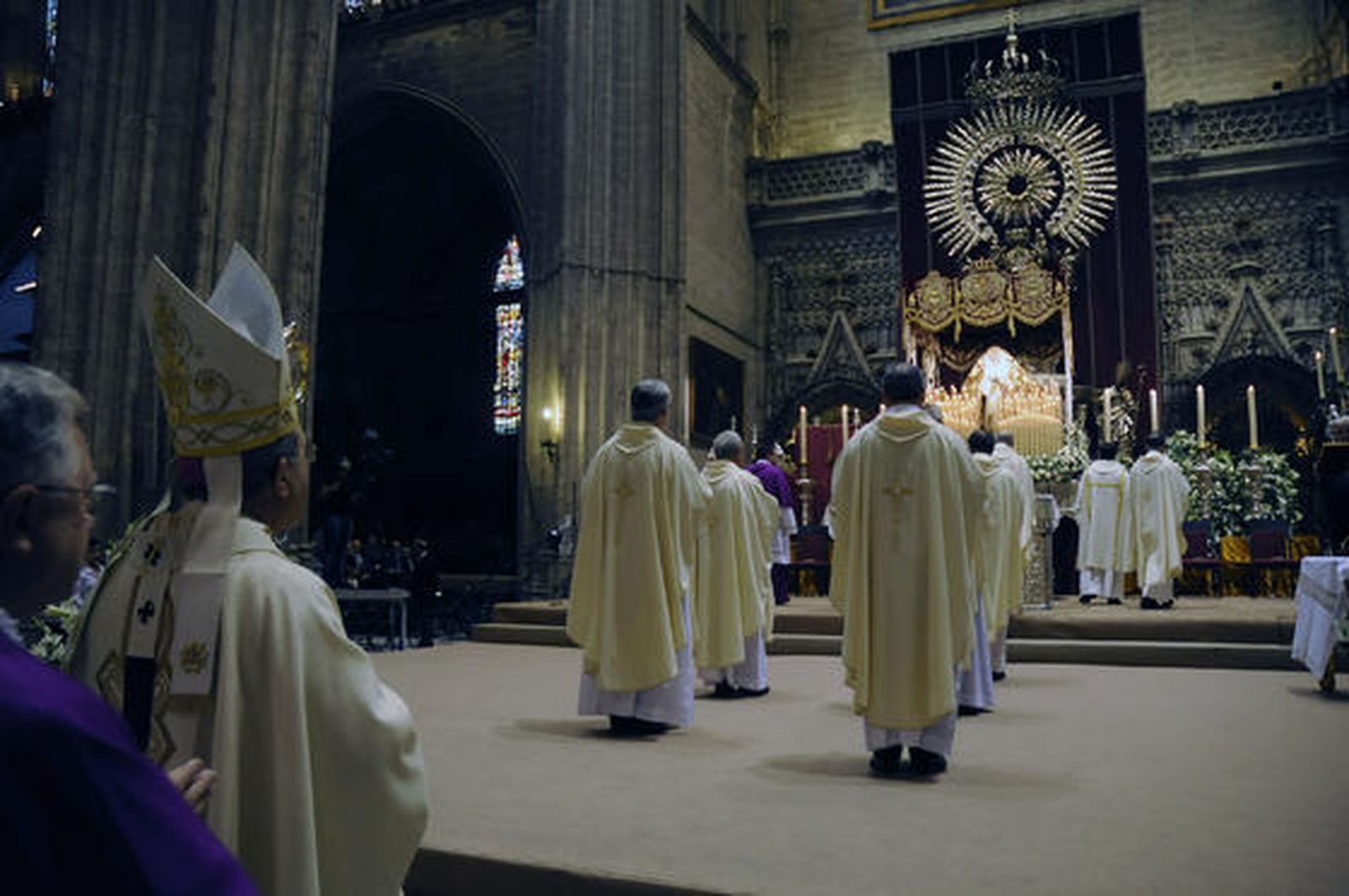 Acto de coronación de la Virgen de Regla, en la Catedral.

Foto: Juan Carlos Vázquez