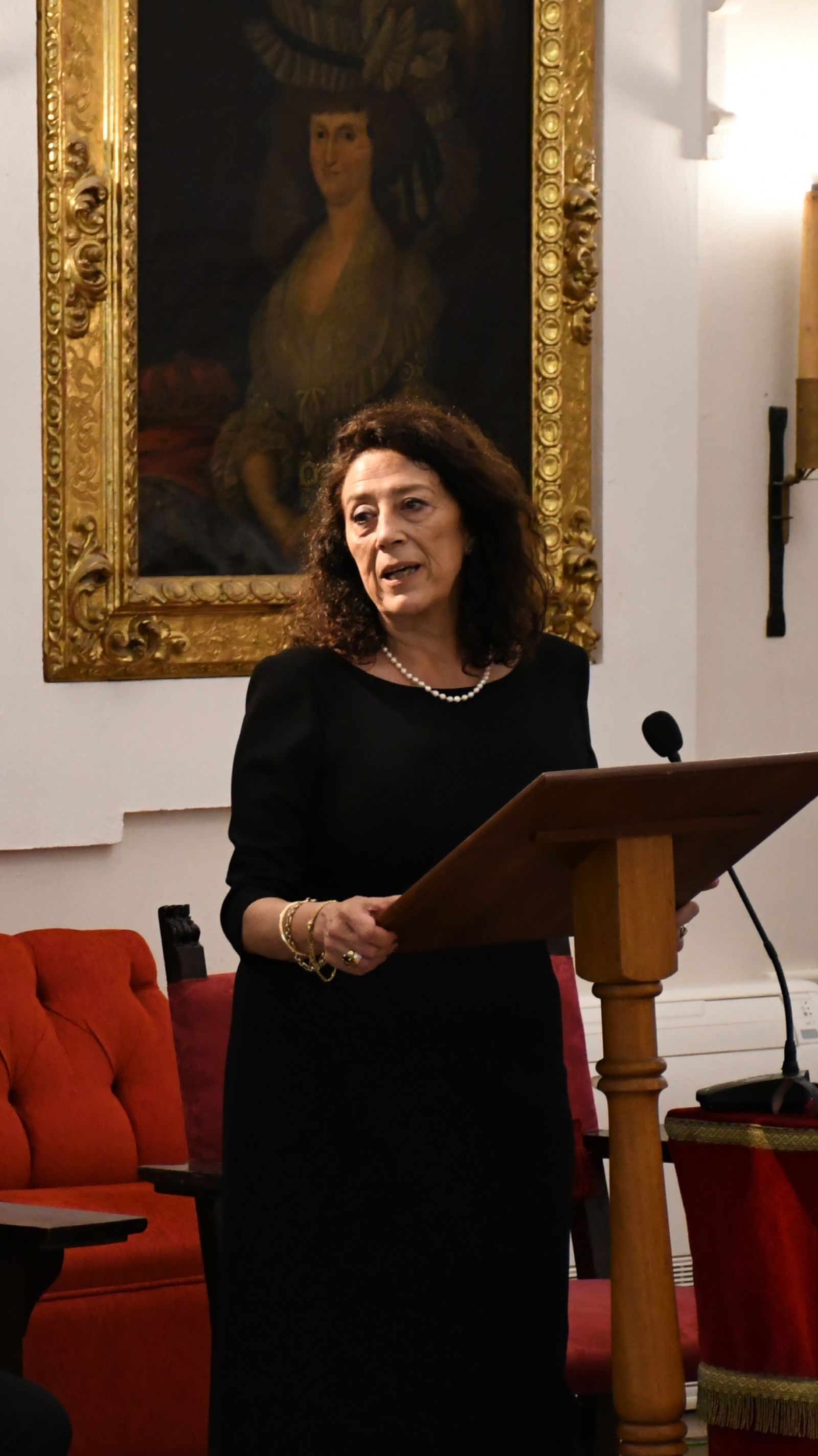 La hematóloga durante la lectura de su discurso.